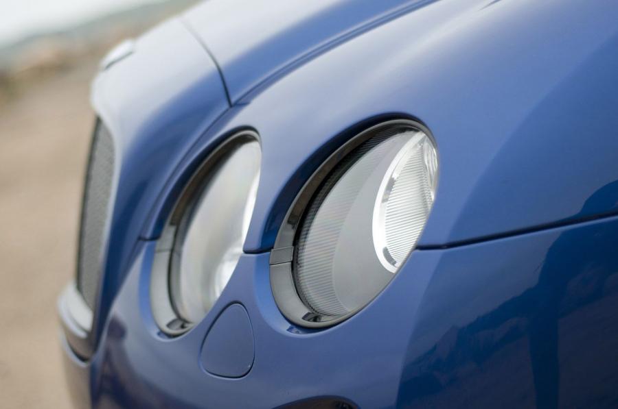  Bentley Continental SuperSports Convertible 2012 года  (фото 34 из 39)